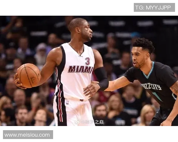 2019年黄蜂与热火激战回顾球场上的精彩瞬间与战术较量分析